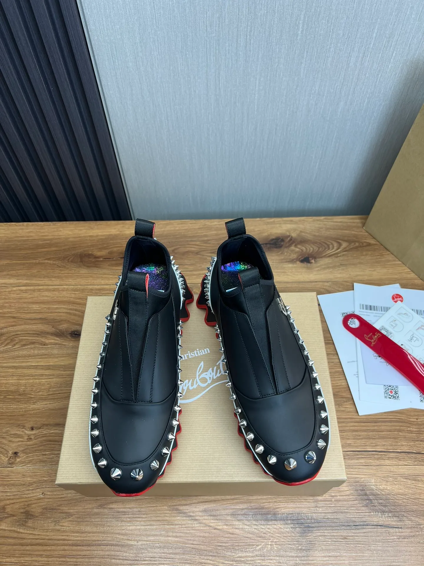 Men's shoes 💰680💰 CL popular red-soled boots 🆑1:1 original mold, Christian* Louboutin, imported cowhide stitching on the upper & water-dyed cowhide lining, original outsole ⬆️ Wear-resistant and non-slip, full set of counter packaging 🎁38-45 (38.45 for customization, non-refundable)